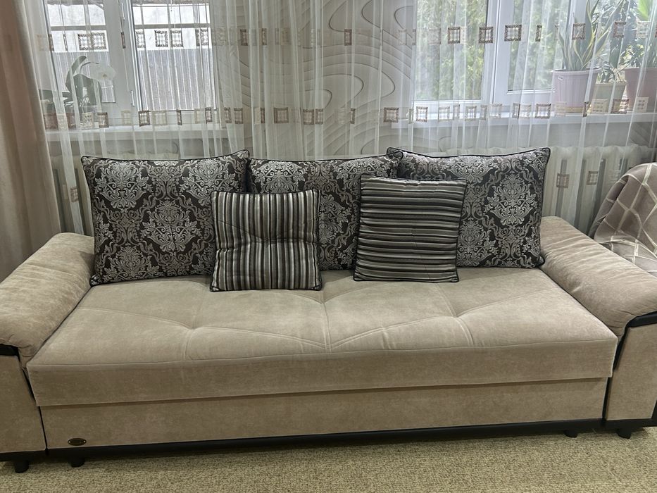 Большой диван для гостиной «Прогресс»