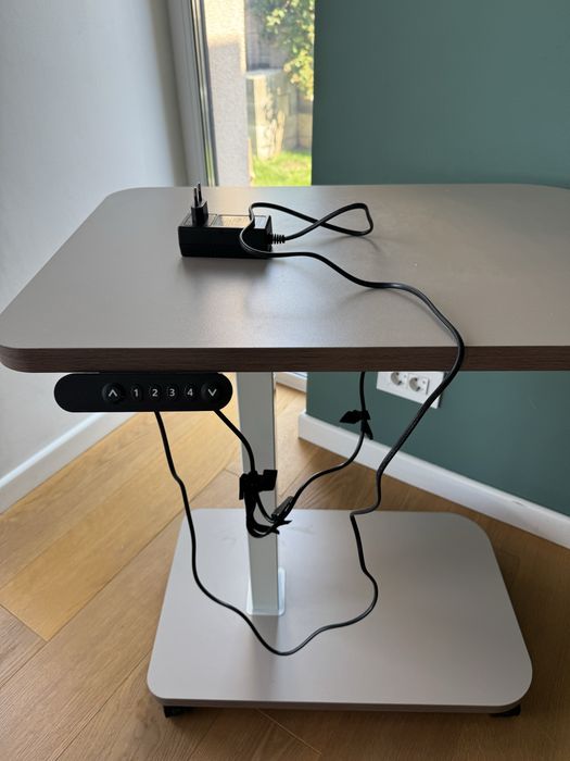 Birou electric cu inaltime reglabila