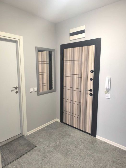 Под наем обзаведен апартамент  с паркомясто в квартал Трошево