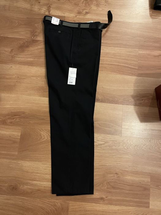 Pantaloni barbati, noi cu eticheta.