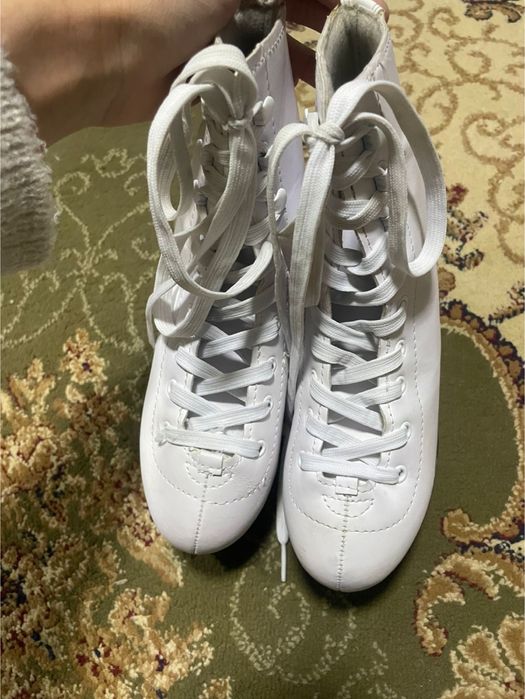 продаю коньки для катания