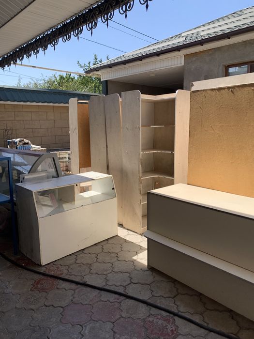 Продается шкаф полки для магазина