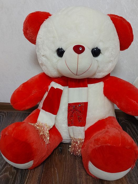 Продаётся большой плюшевый мишка