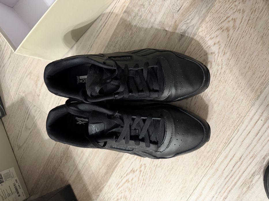 Обувь в оригинале.