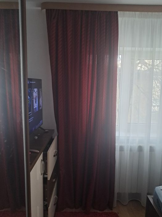 Vand draperii  pentru dormitor bine intretinute