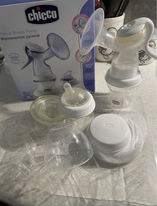 Молокоотсос Chicco с бутылочкой