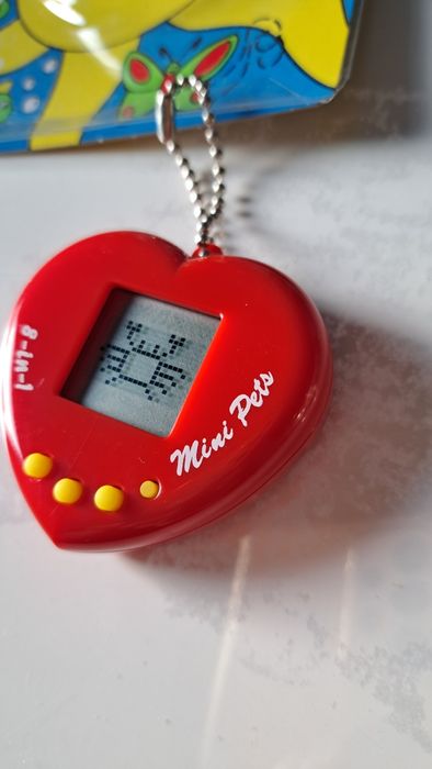 Продавам оригинални ретро  тамагочита