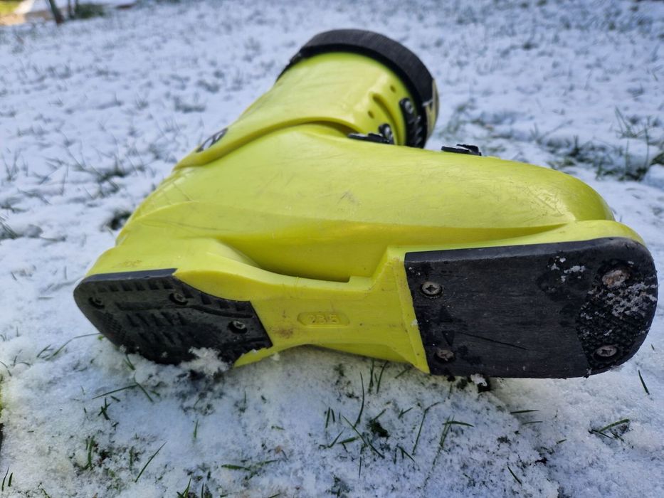 Детски ски, обувки и каска