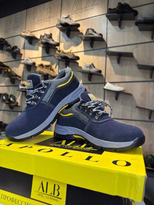 Cпецообувь с меьаллическом подноском с видом треккинговые кроссовки