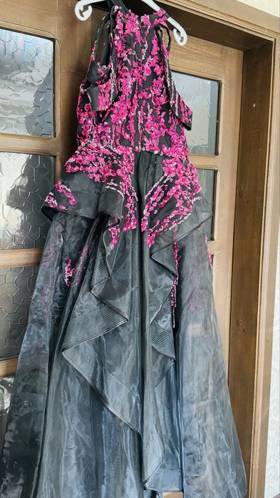 Эксклюзивное вечернее платье