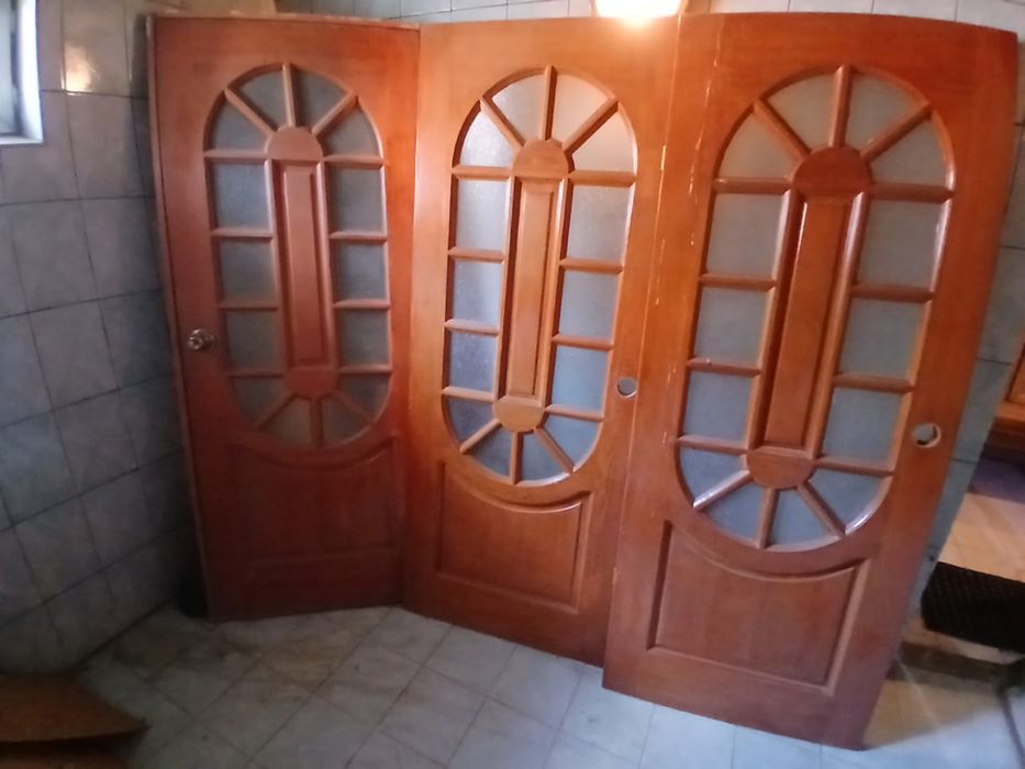 Продам двери с наличниками
