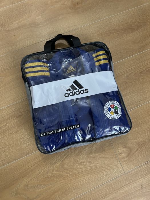 Кимоно для дзюдо Adidas IJF Approved (размер 140) + пояс и чехол