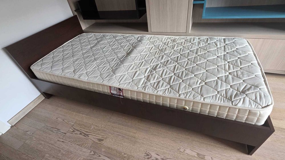 Pat 1 persoana cu saltea