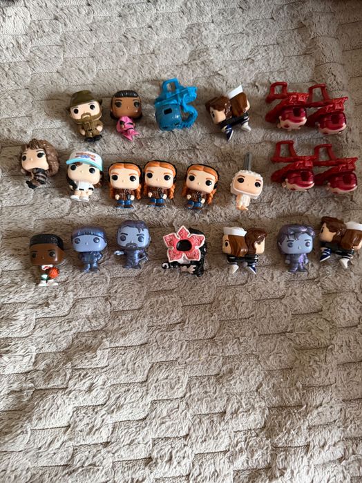 Stranger things kinder joy