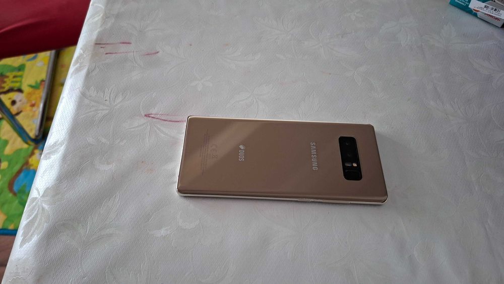 Продавам телефон Samsung Note 8 Gold