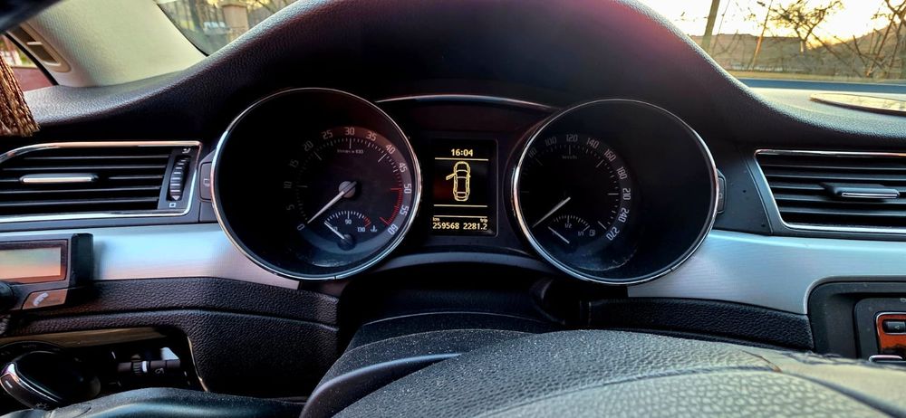 Vând Skoda Superb 2