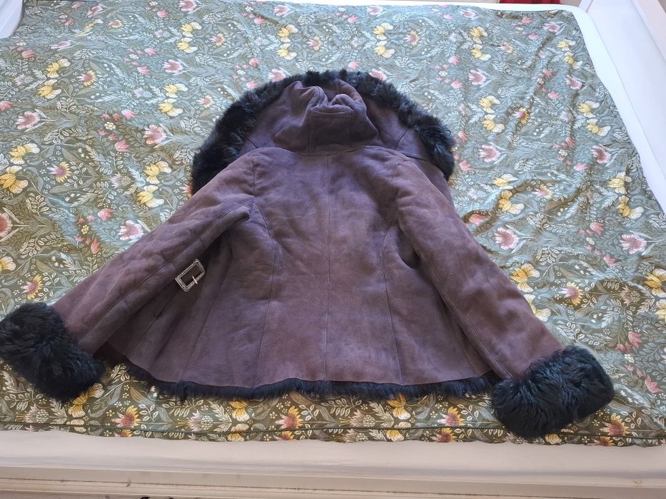 Cojoc damă din piele naturală de  oaie cu blană, mărimea 50 – elegant