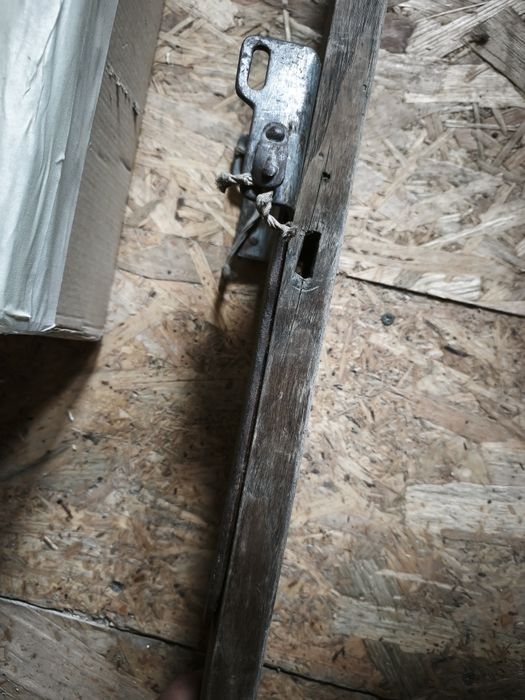 Schiuri vechi, pentru expozitie sau colectie