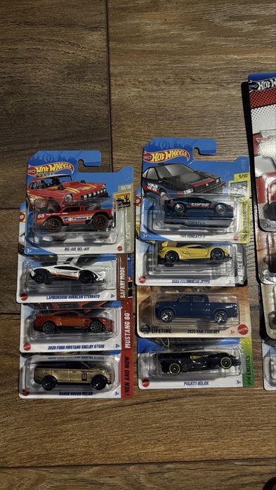 Hot Wheels колички - нови, запечатани