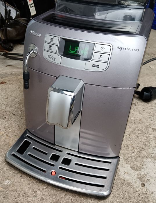 Saeco Intelia Evo, râșniță incorporata, spumare lapte, cafea măcinată