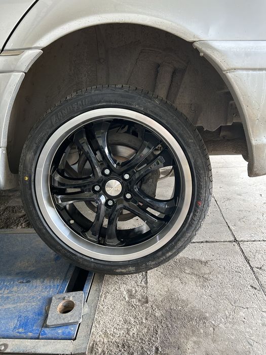 Продам диски с резиной R18 5.112