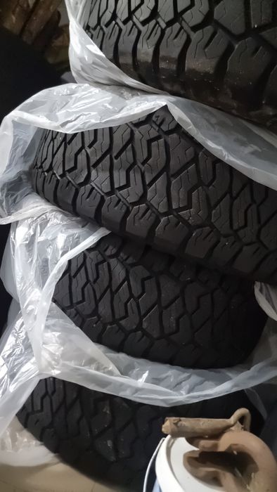 Продам резину Maxxis razr at