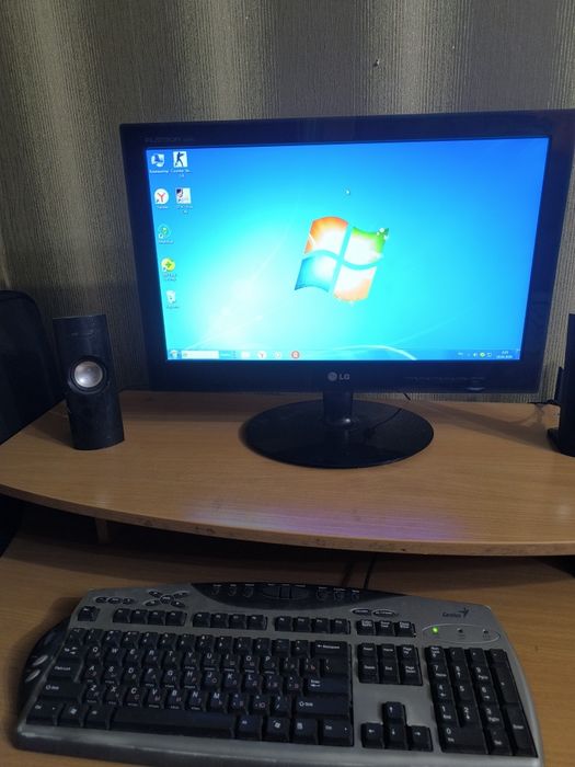 Компьютер со столом