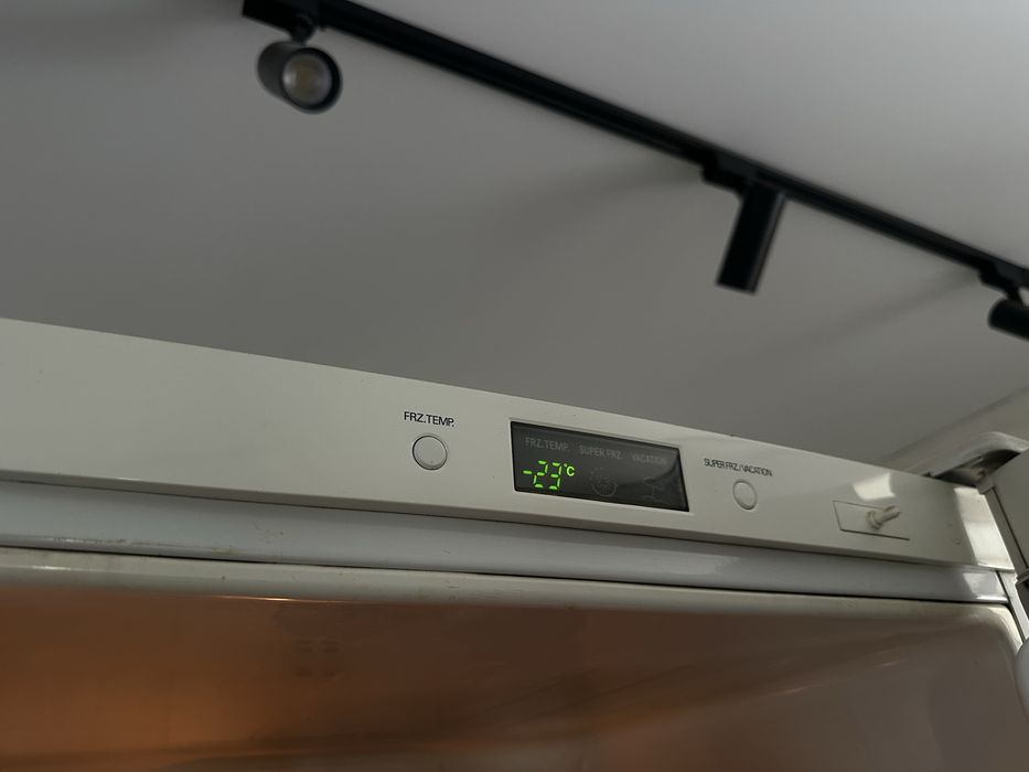 СРОЧНО ПРОДАМ Большой холодильник