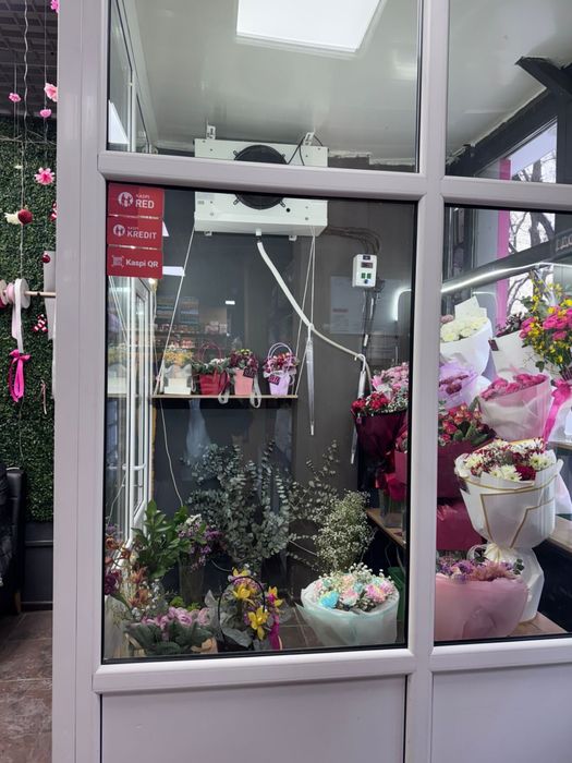 Продается цветочный с оборудованием