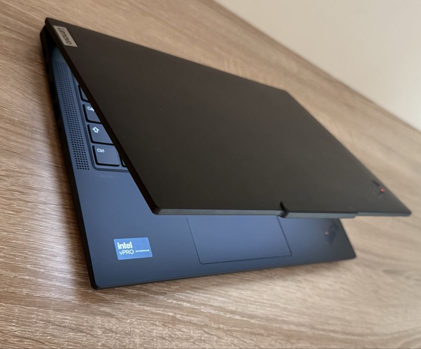 Lenovo Thinkpad T14 Gen5 Ultra 5 135U 32GB ram 512GB ! CA NOU