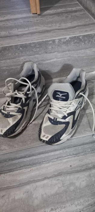 Мъжки маратонки Mizuno 42 номер