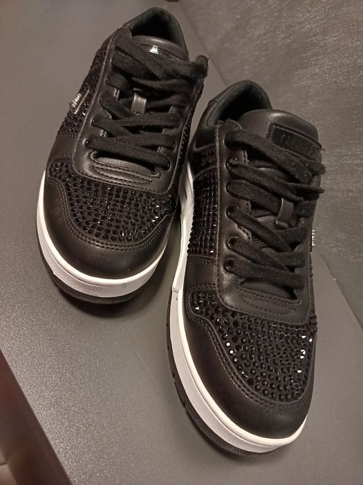 Дамски маратонки guess нови