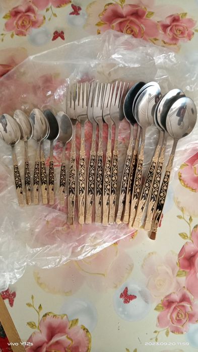 Комплект вилки, ложки и маленькие ложки чистые новые по 6 шт
