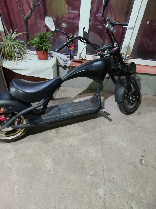 Vând 2500 lei stare foarte bună 0728156045