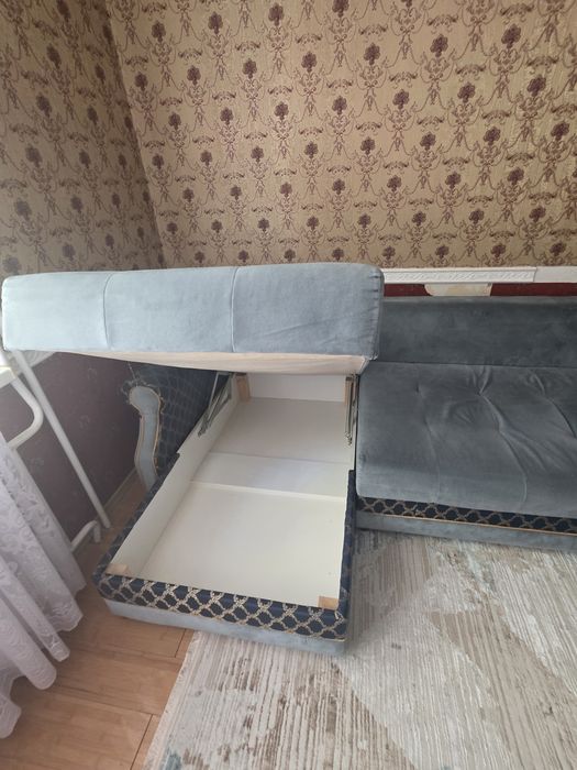 Продам раскладной диван есть доставка