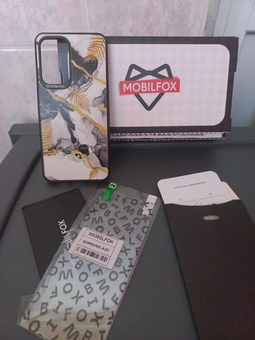 Vând husă mobilfox samsung Galaxy A33 + folie