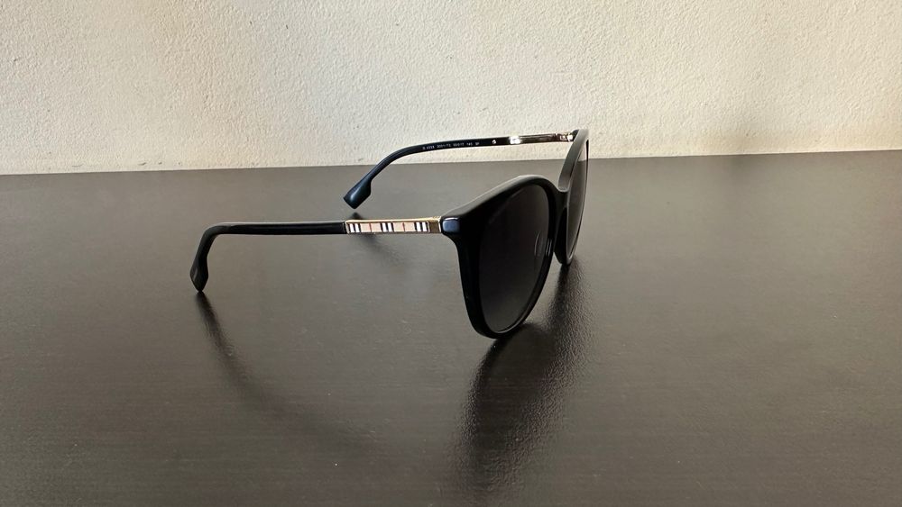 Дамски слънчеви очилв Burberry