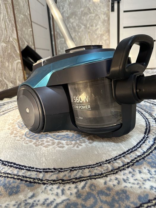 Пылесос Polaris в отличном состоянии plisos