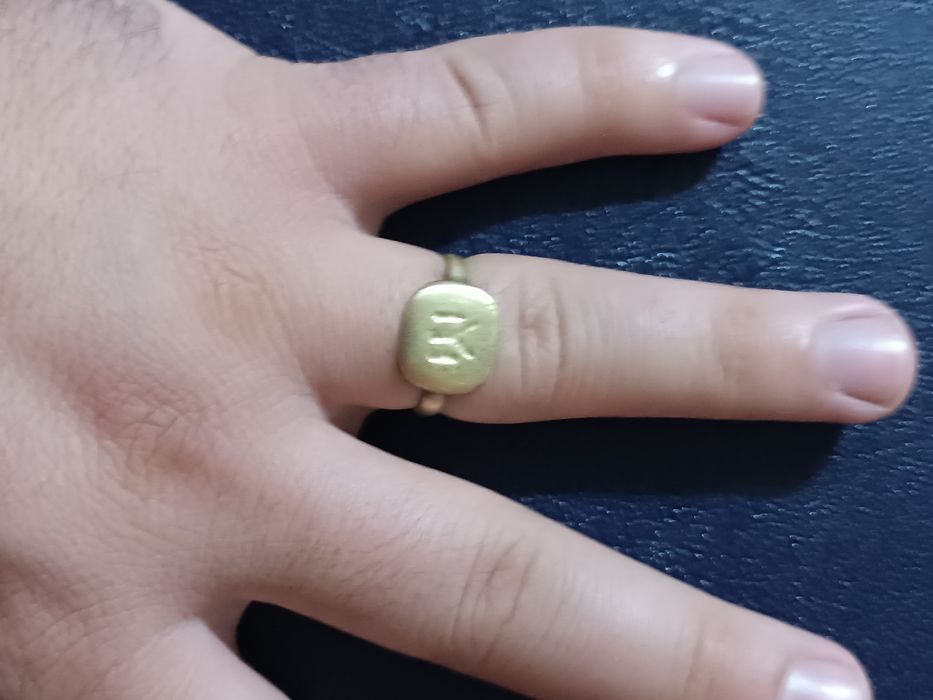 Стар пръстен бронз