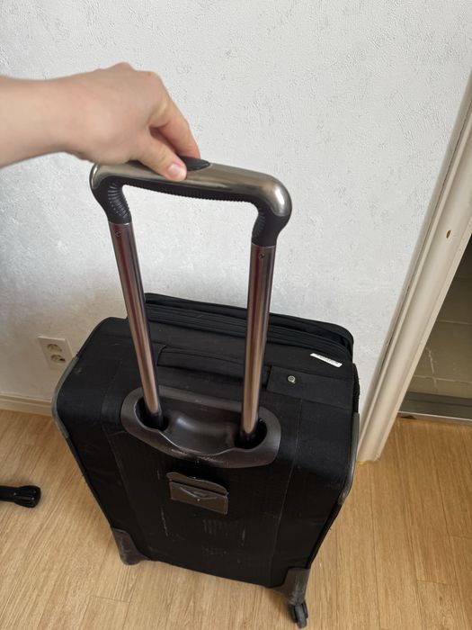 Продаю два Чемодана