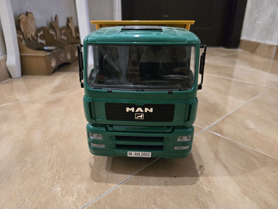 Самосвал Bruder MAN 1:16