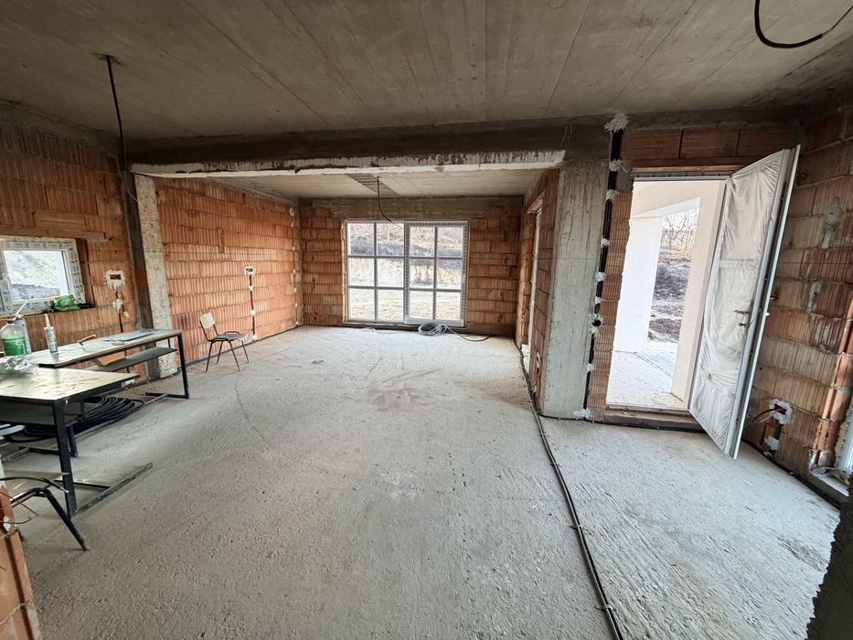 Casa individuala in Chinteni, str.Burebista, nr 4C, zona centrala!