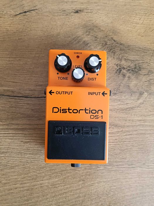 Vând pedale pentru chitare