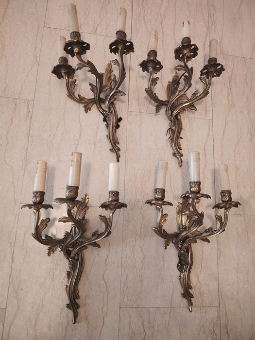 Set de 4 aplice deosebite dimensiuni mari din bronz masiv in stilul Rococo cu 3 brațe ,piese cu o lucrătură de o foarte mare finețe,stare excelentă