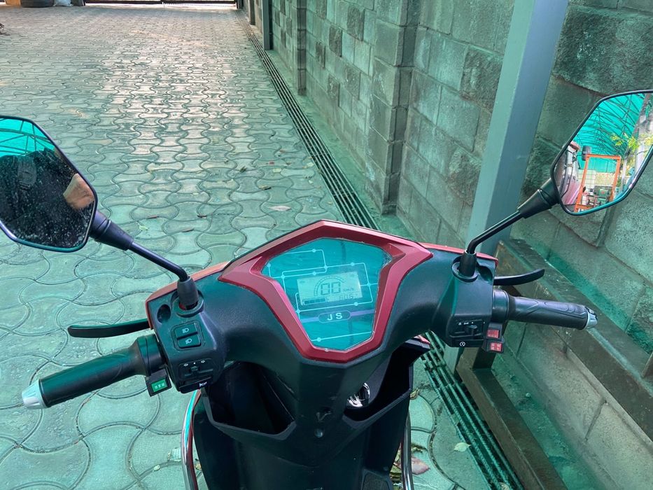 Продается мопед электрический,