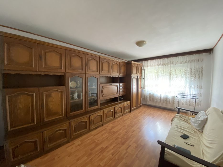 Vand apartament 3 camere