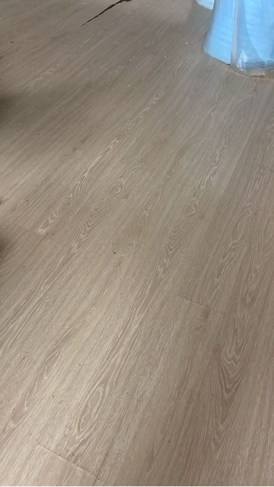 Продам ламинат 100кв/м.