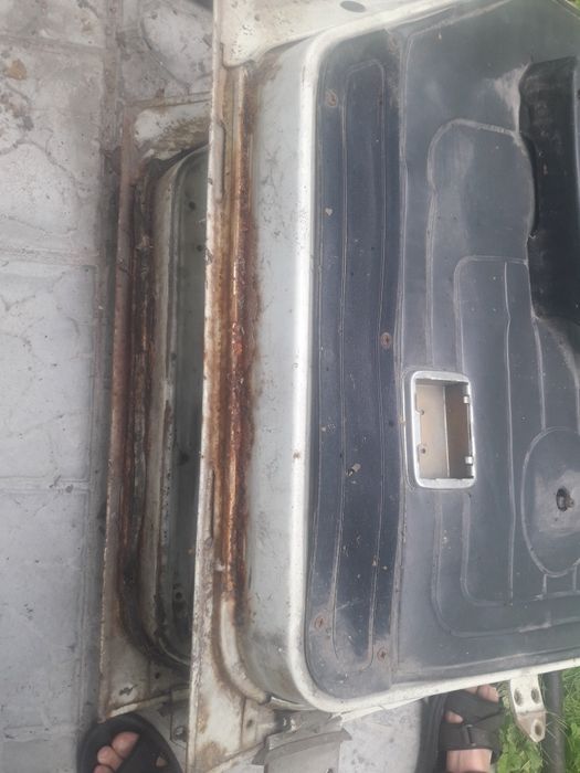 Продам ,  двери волга 24 10, блок 402,