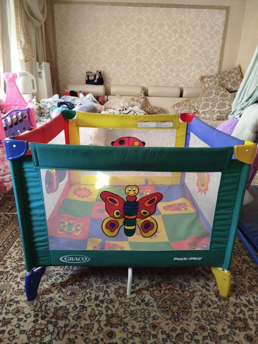 Манеж игровой Graco.