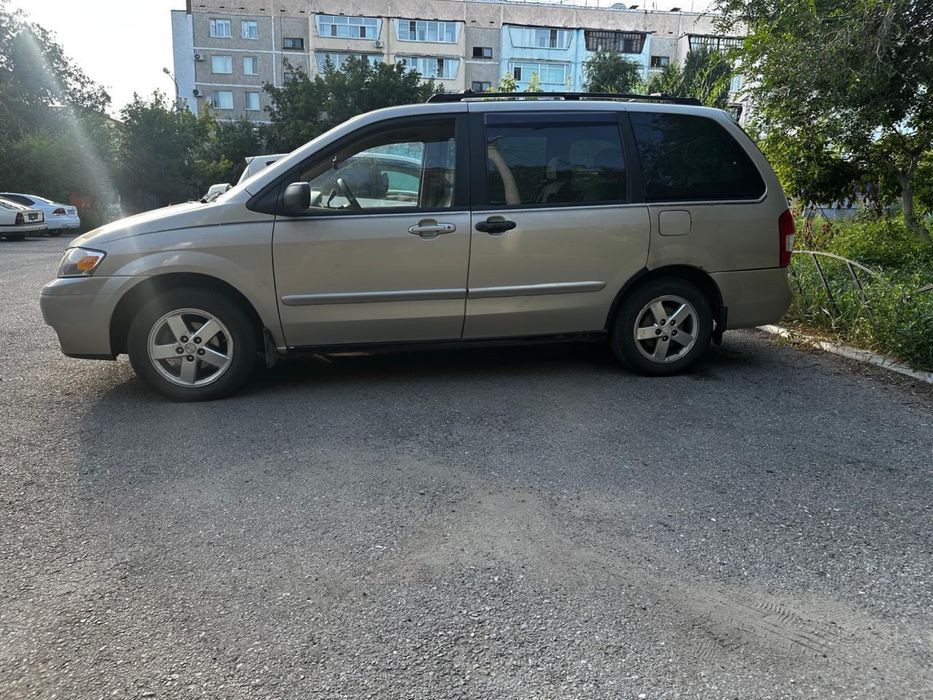Продам машину Мазда  МПВ (американец)
